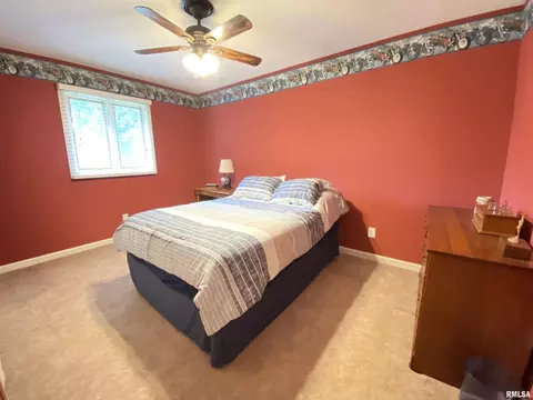 Bedroom - 106 White Pine Dr, Springfield, IL 62707 photo 3 of 8