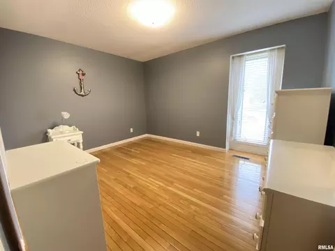 Bedroom - 106 White Pine Dr, Springfield, IL 62707 photo 1 of 8