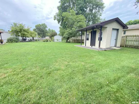 Exterior - 106 White Pine Dr, Springfield, IL 62707 photo 8 of 8