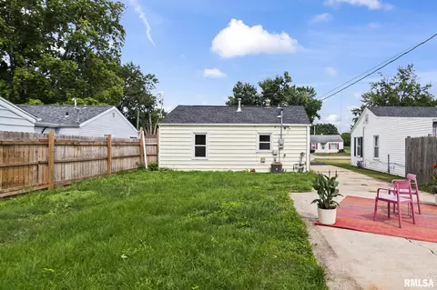 Exterior - 1709 N 20th St, Springfield, IL 62702 photo 6 of 7