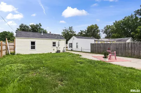 Exterior - 1709 N 20th St, Springfield, IL 62702 photo 7 of 7