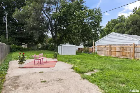 Exterior - 1709 N 20th St, Springfield, IL 62702 photo 4 of 7