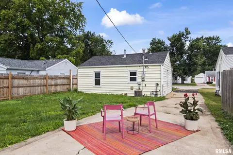 Exterior - 1709 N 20th St, Springfield, IL 62702 photo 5 of 7