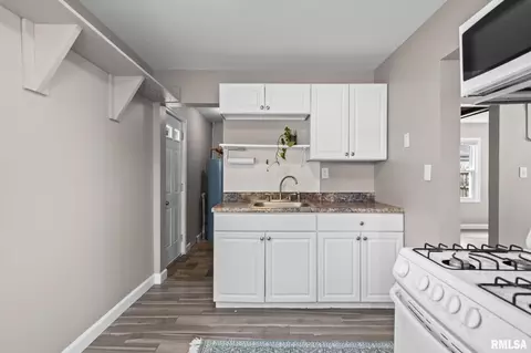 Entry Way - 1709 N 20th St, Springfield, IL 62702 photo 1 of 1
