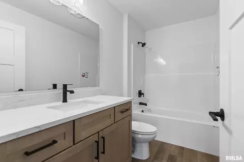 Bath - 1704 Ambleside Dr, Springfield, IL 62711 photo 4 of 5