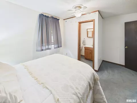 Bedroom - 3029 Selkirk Rd, Springfield, IL 62702 photo 2 of 6
