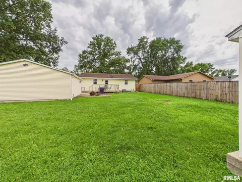 Exterior - 3029 Selkirk Rd, Springfield, IL 62702 photo 4 of 4