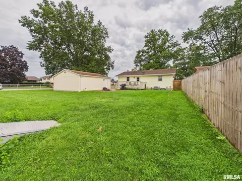 Exterior - 3029 Selkirk Rd, Springfield, IL 62702 photo 3 of 4