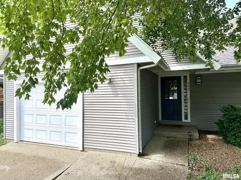 442 E Court St, Jacksonville, IL 62650