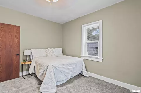 Bedroom - 2065 N 8th St, Springfield, IL 62702 photo 4 of 6