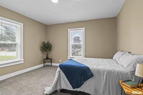 Bedroom - 2065 N 8th St, Springfield, IL 62702 photo 2 of 6