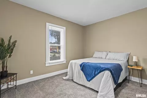 Bedroom - 2065 N 8th St, Springfield, IL 62702 photo 1 of 6