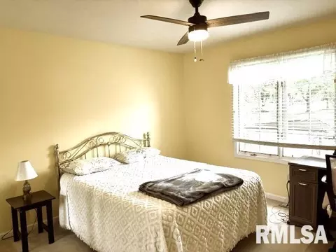 Bedroom - 4528 Barrington Dr, Springfield, IL 62711 photo 4 of 5