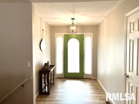 Entry Way - 4528 Barrington Dr, Springfield, IL 62711 photo 1 of 3