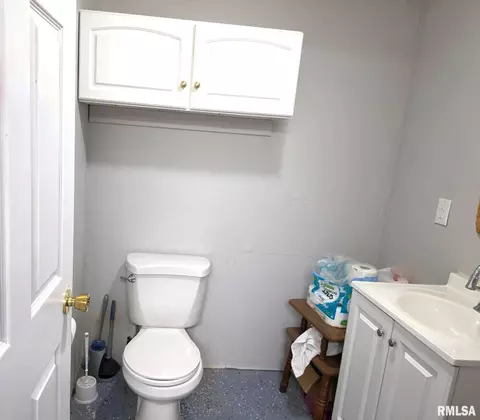 Bath - 4528 Barrington Dr, Springfield, IL 62711 photo 6 of 6