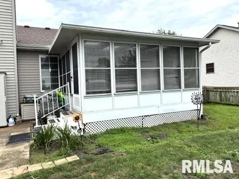 Exterior - 4528 Barrington Dr, Springfield, IL 62711 photo 5 of 11