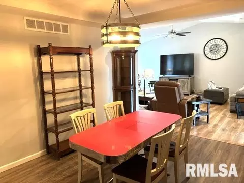 Dining - 4528 Barrington Dr, Springfield, IL 62711 photo 1 of 2