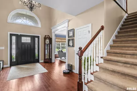 Entry Way - 2721 Dickens Dr, Springfield, IL 62711 photo 1 of 7
