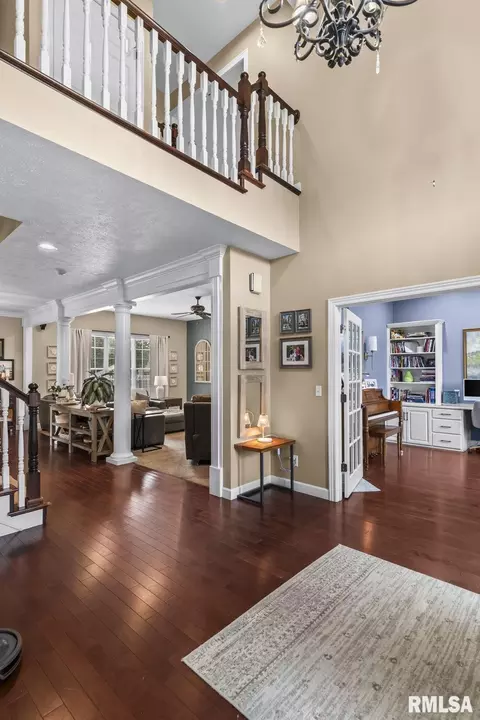 Entry Way - 2721 Dickens Dr, Springfield, IL 62711 photo 3 of 7