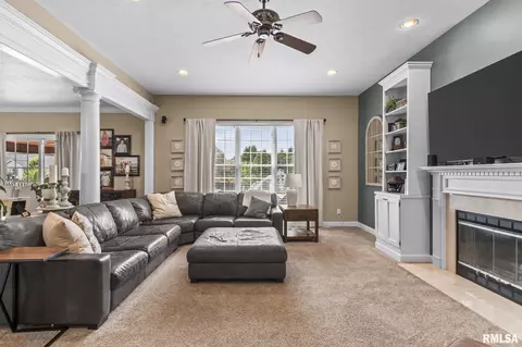 Living - 2721 Dickens Dr, Springfield, IL 62711 photo 1 of 3