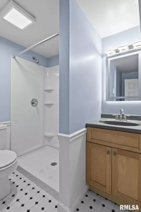 Bath - 940 Williams Blvd, Springfield, IL 62704 photo 5 of 5