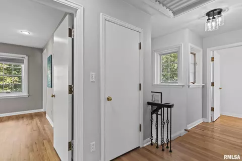 Entry Way - 940 Williams Blvd, Springfield, IL 62704 photo 4 of 6