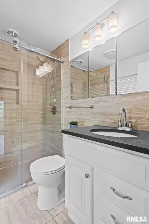 Bath - 940 Williams Blvd, Springfield, IL 62704 photo 2 of 5