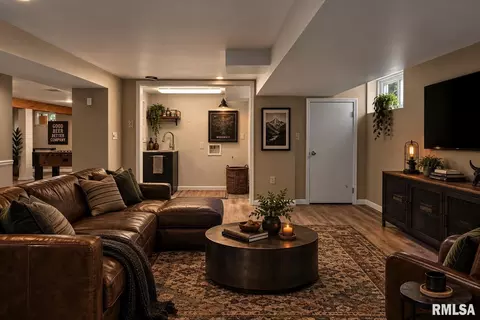 Living - 940 Williams Blvd, Springfield, IL 62704 photo 12 of 12