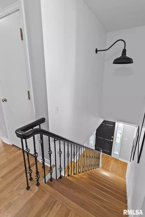 Entry Way - 940 Williams Blvd, Springfield, IL 62704 photo 5 of 6