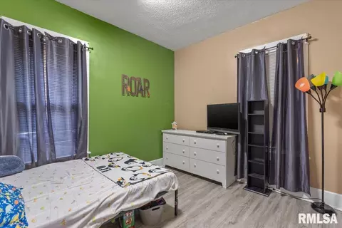 Bedroom - 1709 S College St, Springfield, IL 62704 photo 5 of 6