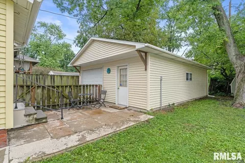 Exterior - 1709 S College St, Springfield, IL 62704 photo 8 of 8