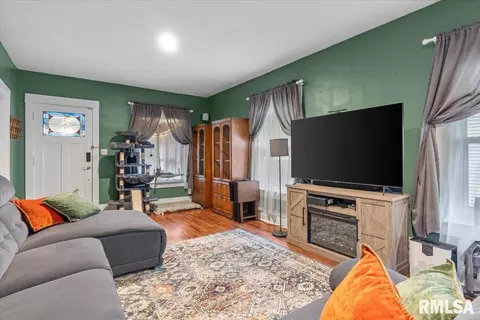 Living - 1709 S College St, Springfield, IL 62704 photo 2 of 2