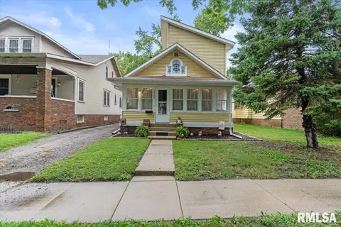 Exterior - 1709 S College St, Springfield, IL 62704 photo 3 of 8