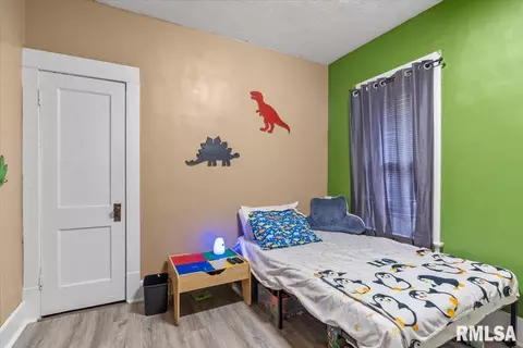 Bedroom - 1709 S College St, Springfield, IL 62704 photo 4 of 6
