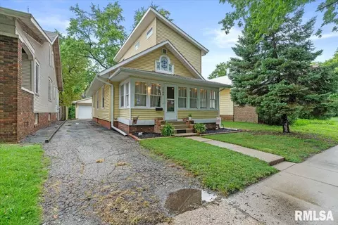 Exterior - 1709 S College St, Springfield, IL 62704 photo 2 of 8
