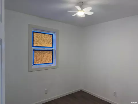 Bedroom - 420 S 16th St, Springfield, IL 62703 photo 3 of 3
