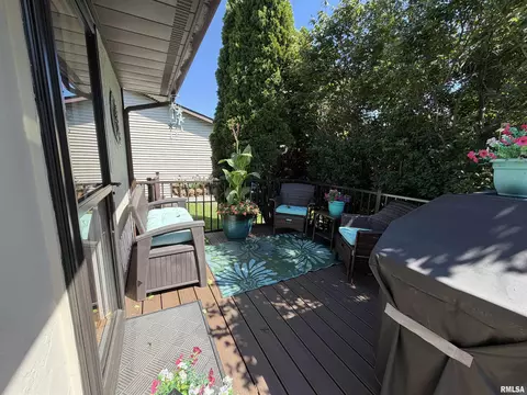 Exterior - 108 Astoria Rd, Springfield, IL 62704 photo 12 of 13