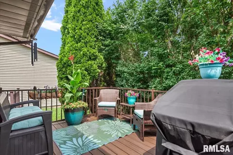 Exterior - 108 Astoria Rd, Springfield, IL 62704 photo 5 of 13