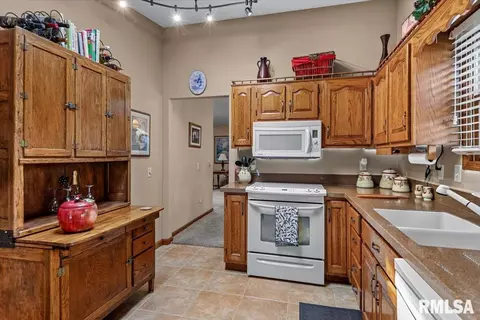 Kitchen - 108 Astoria Rd, Springfield, IL 62704 photo 2 of 3