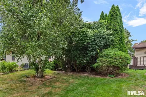 Exterior - 108 Astoria Rd, Springfield, IL 62704 photo 6 of 13