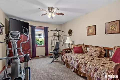 Bedroom - 108 Astoria Rd, Springfield, IL 62704 photo 1 of 6