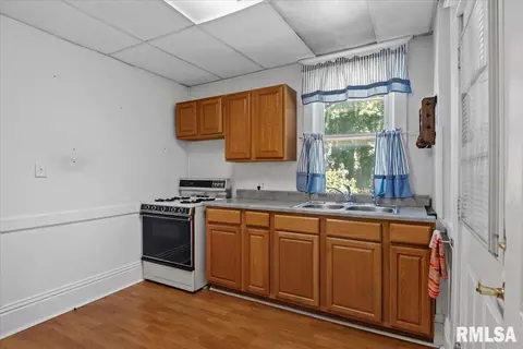 Kitchen - 2620 S 9th St, Springfield, IL 62703 photo 1 of 2