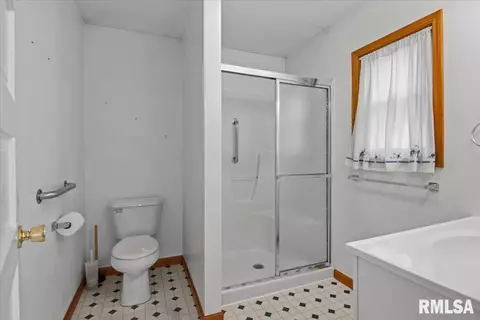 Bath - 2620 S 9th St, Springfield, IL 62703 photo 1 of 4