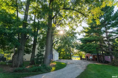Exterior - 1885 Central Point Rd, Cantrall, IL 62625 photo 4 of 22