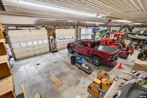 Exterior - 1885 Central Point Rd, Cantrall, IL 62625 photo 6 of 22