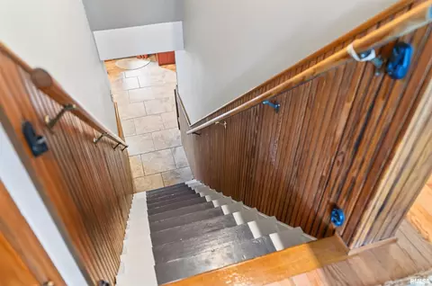 Entry Way - 1885 Central Point Rd, Cantrall, IL 62625 photo 2 of 3