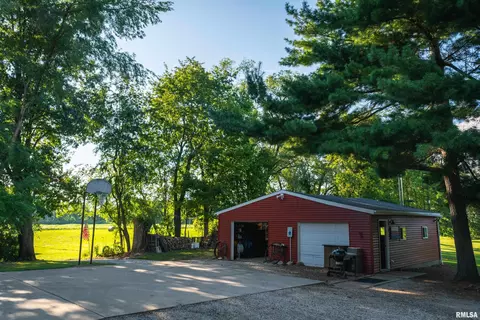 Exterior - 1885 Central Point Rd, Cantrall, IL 62625 photo 9 of 22