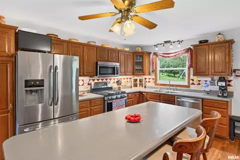 Kitchen - 1885 Central Point Rd, Cantrall, IL 62625 photo 3 of 3