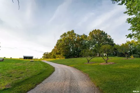 Exterior - 1885 Central Point Rd, Cantrall, IL 62625 photo 2 of 22