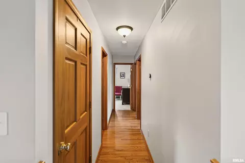 Entry Way - 1885 Central Point Rd, Cantrall, IL 62625 photo 1 of 3